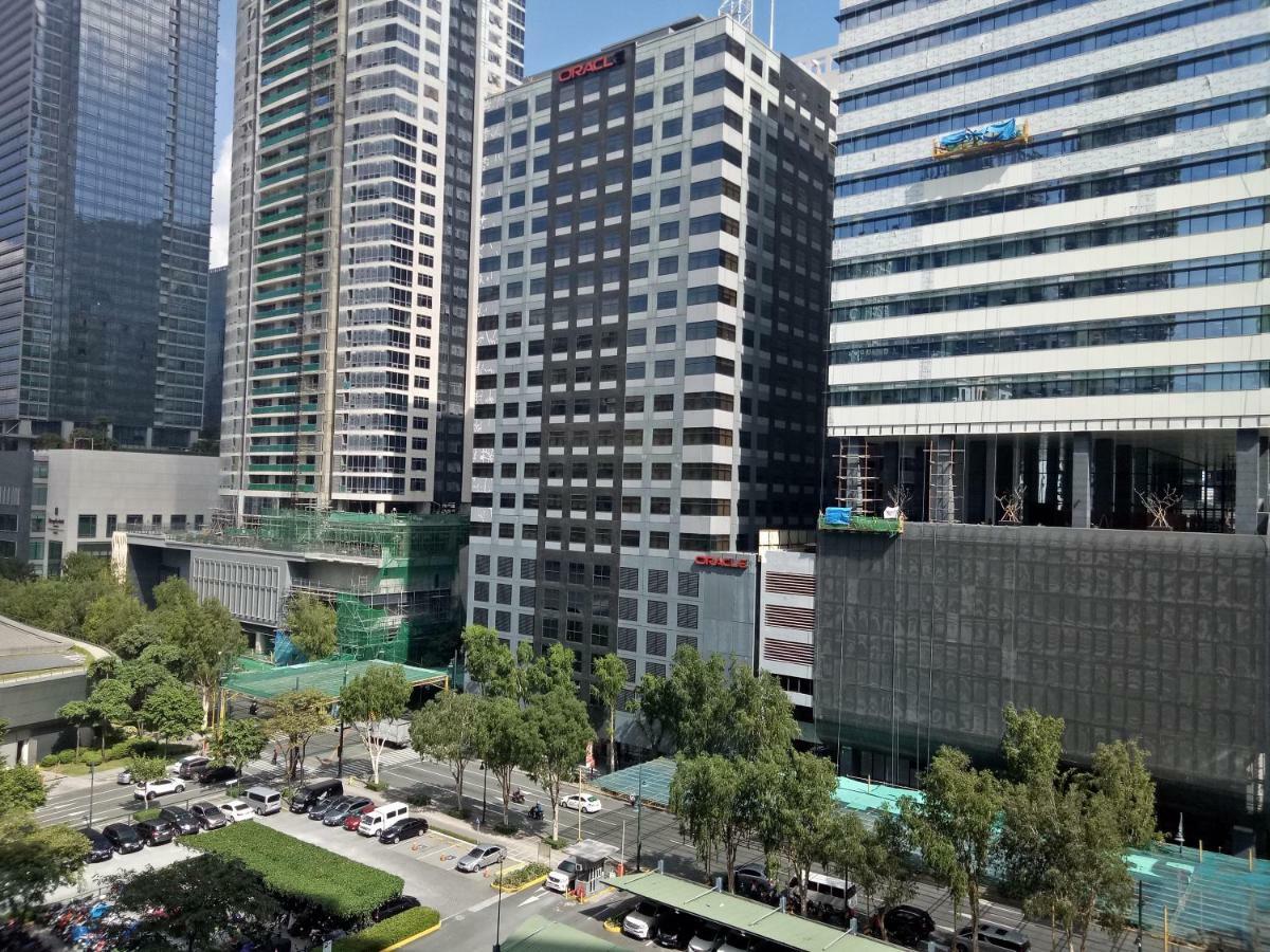Appartamento Forbes Area Bgc Taguig Manila Esterno foto