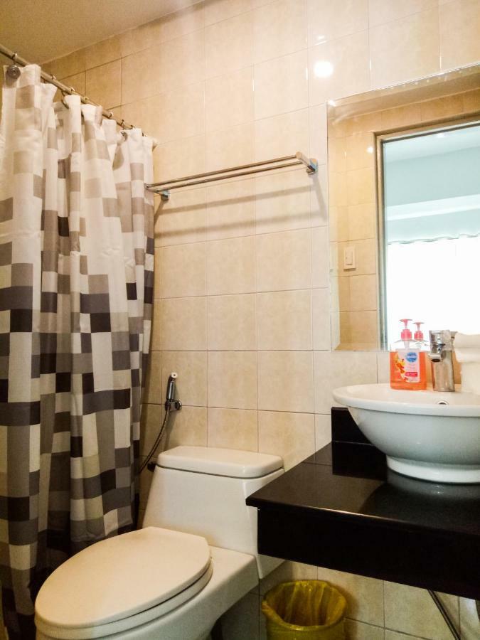 Appartamento Forbes Area Bgc Taguig Manila Esterno foto