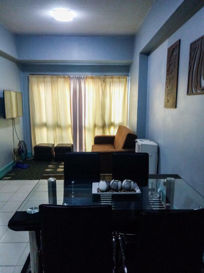 Appartamento Forbes Area Bgc Taguig Manila Esterno foto