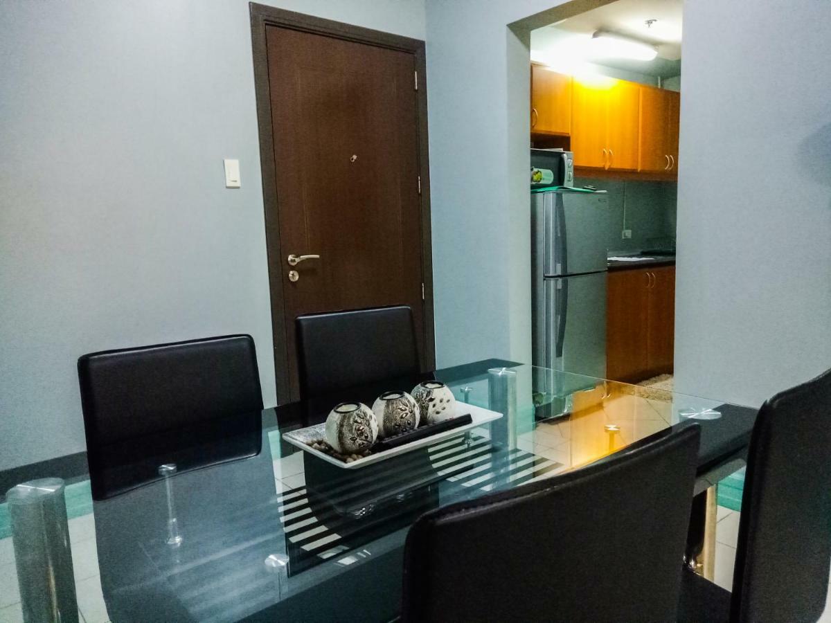 Appartamento Forbes Area Bgc Taguig Manila Esterno foto