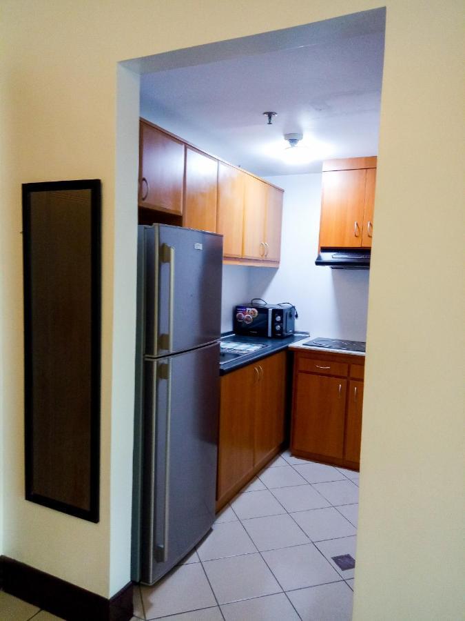 Appartamento Forbes Area Bgc Taguig Manila Esterno foto