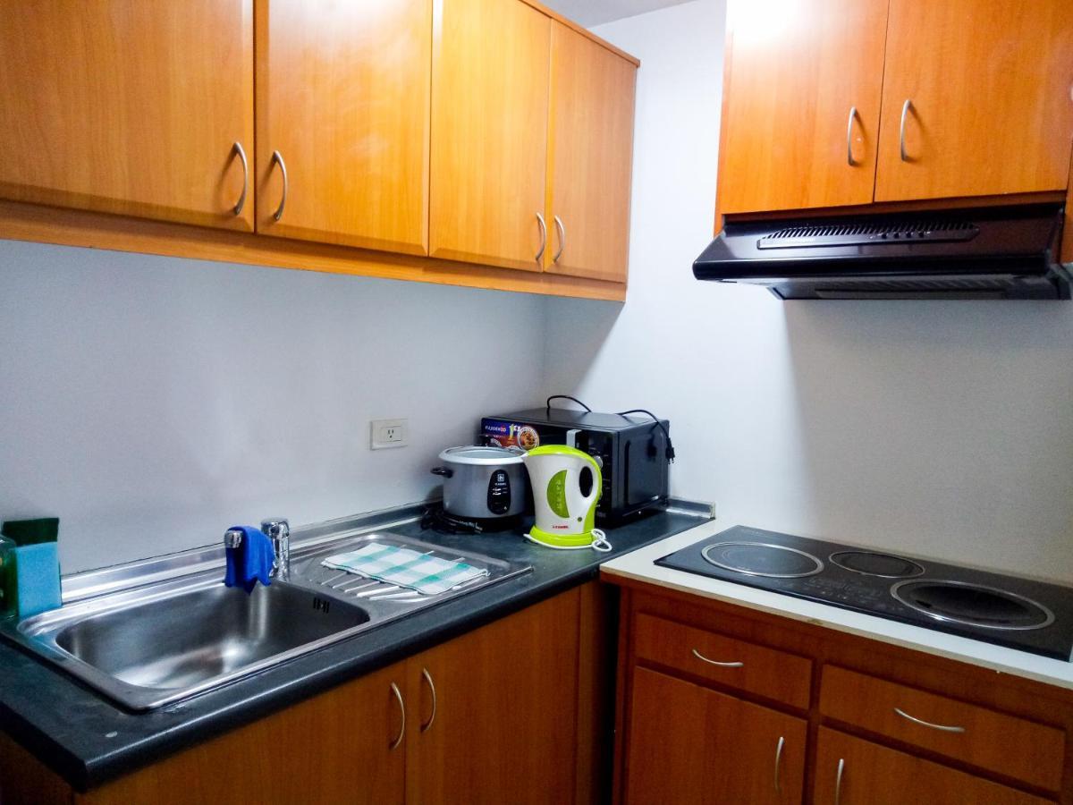 Appartamento Forbes Area Bgc Taguig Manila Esterno foto
