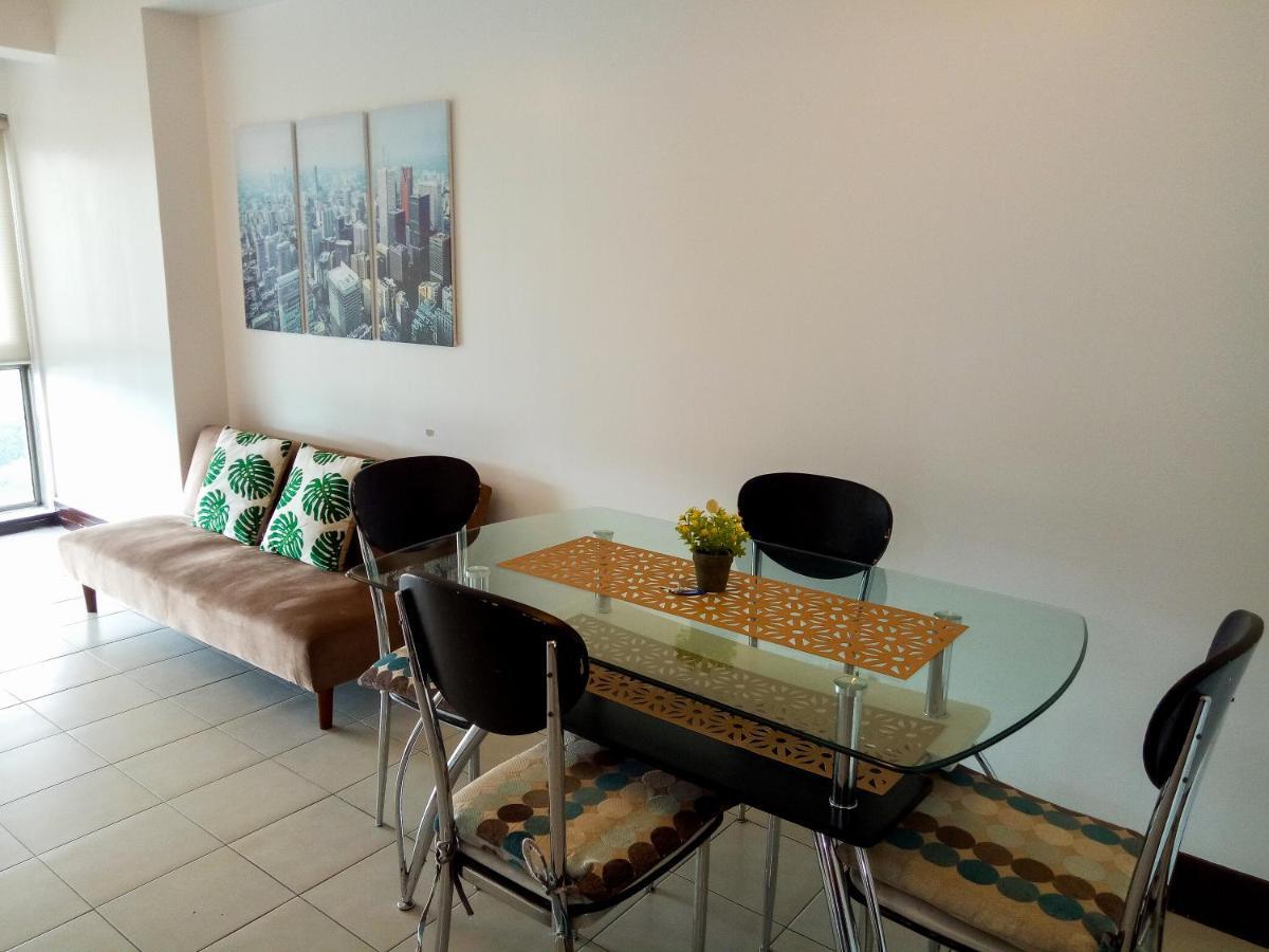 Appartamento Forbes Area Bgc Taguig Manila Esterno foto