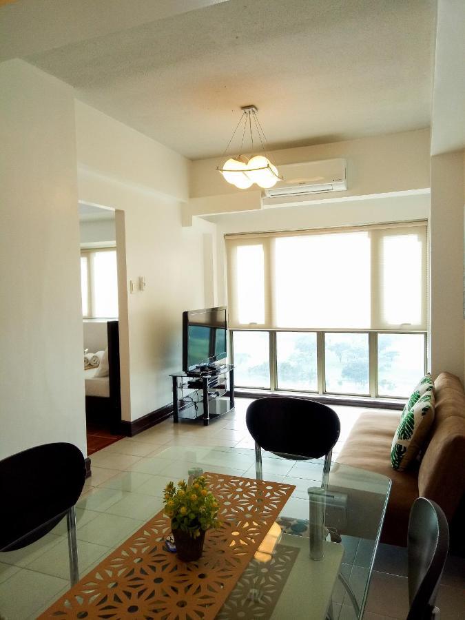 Appartamento Forbes Area Bgc Taguig Manila Esterno foto
