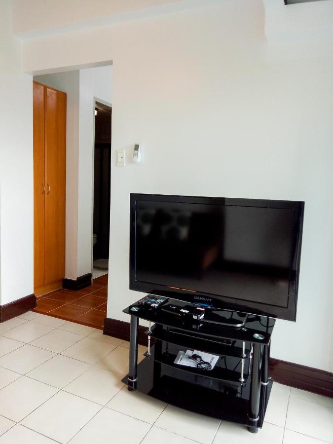 Appartamento Forbes Area Bgc Taguig Manila Esterno foto