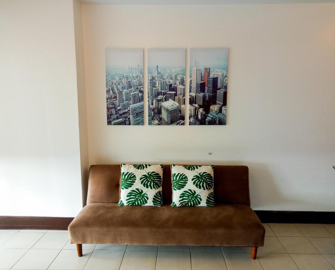 Appartamento Forbes Area Bgc Taguig Manila Esterno foto